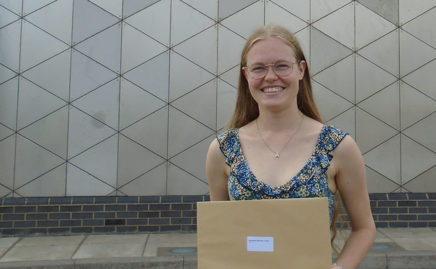 UNITED SIXTH FORM STUDENTS SECURE TOP UNIVERSITY PLACES